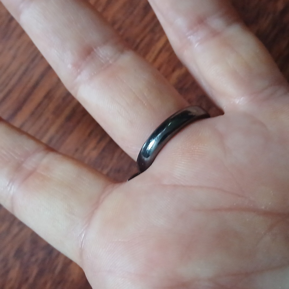 Ring - Picture 3 of 6
